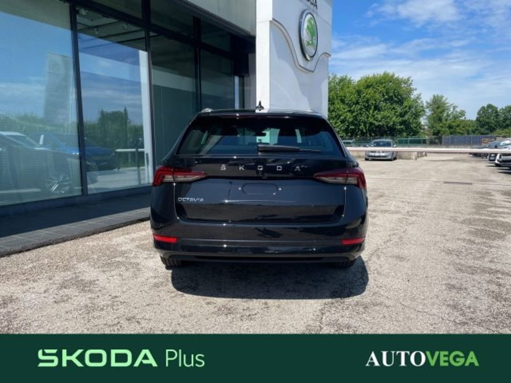 Skoda Octavia Station Wagon 2.0 TDI EVO SCR DSG Wagon Style del 2023 usata a Arzignano (5)