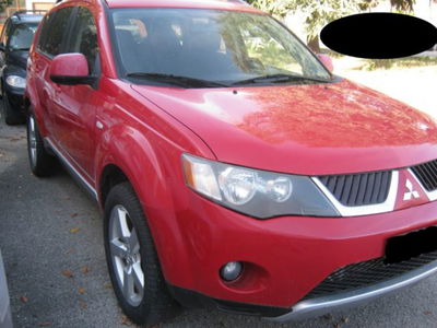 Mitsubishi Outlander 2.0 DI-D Instyle 7 p.ti DPF del 2009 usata a Ascoli Piceno