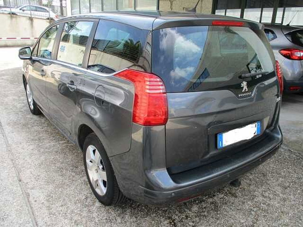 Peugeot 5008 usata a Roma (18)