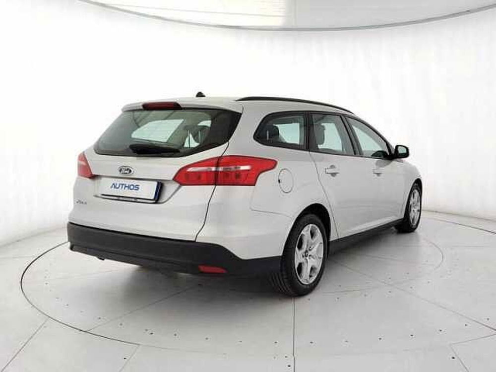 Ford Focus Station Wagon 1.5 TDCi 95 CV Start&Stop SW Plus del 2017 usata a Torino (4)