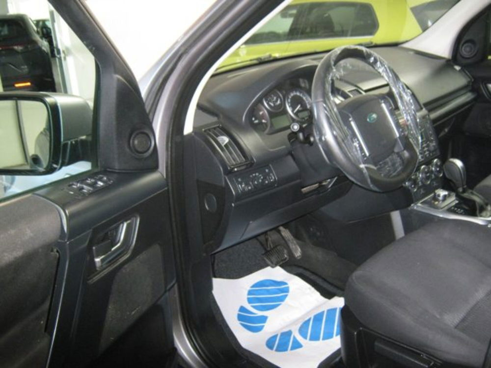 Land Rover Freelander 2.2 SD4 S.W. SE  del 2012 usata a Ascoli Piceno (5)