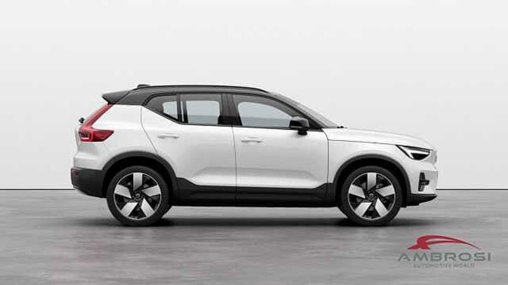 Volvo XC40 nuova a Viterbo (2)