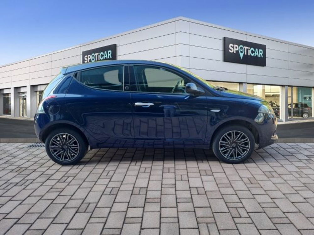 Lancia Ypsilon 1.0 FireFly 5 porte S&S Hybrid Ecochic Gold  del 2021 usata a Monza (4)