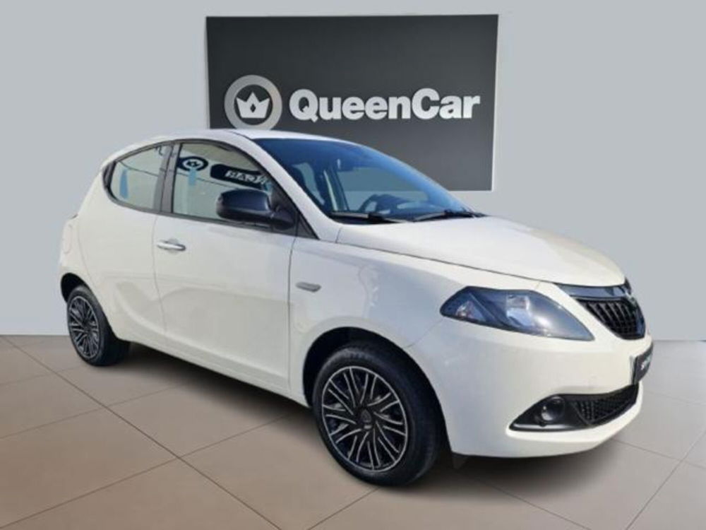 Lancia Ypsilon nuova a Torino (18)