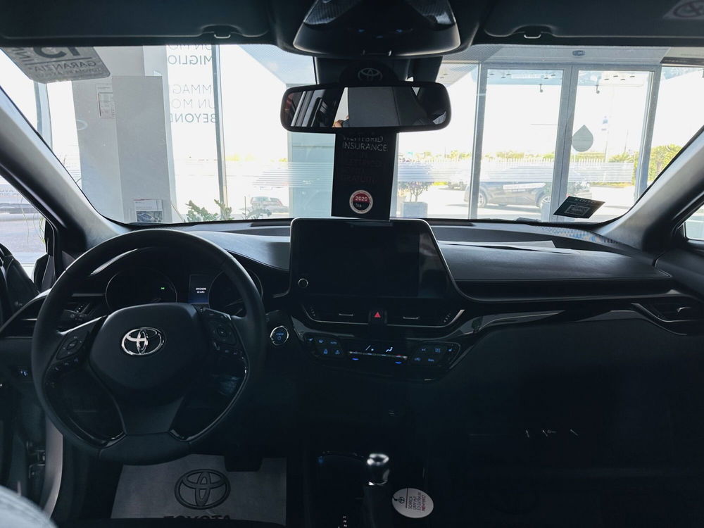 Toyota Toyota C-HR nuova a Ragusa (5)