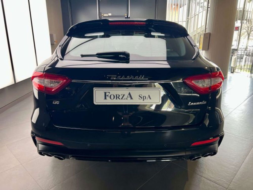 Maserati Levante usata a Torino (7)