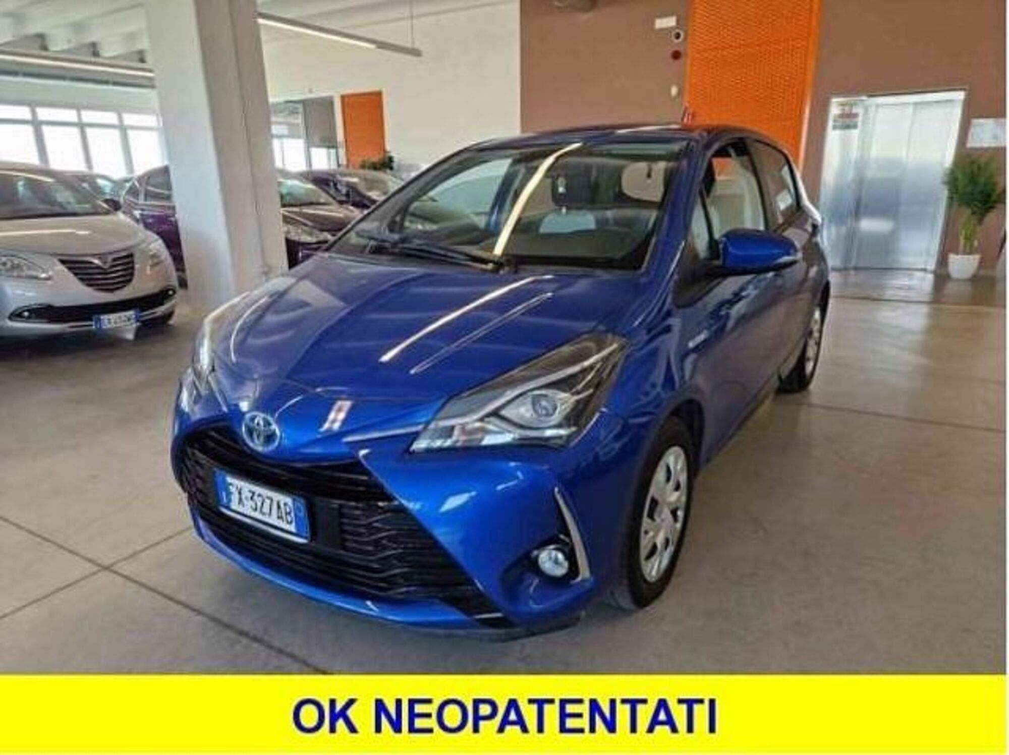 Toyota Yaris 1.5 Hybrid 5 porte Lounge del 2019 usata a Imola