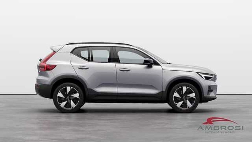 Volvo XC40 nuova a Viterbo (2)