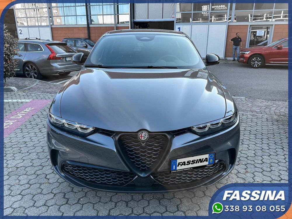 Alfa Romeo Tonale Tonale 1.3 phev Veloce Q4 280cv at6 nuova a Milano (2)