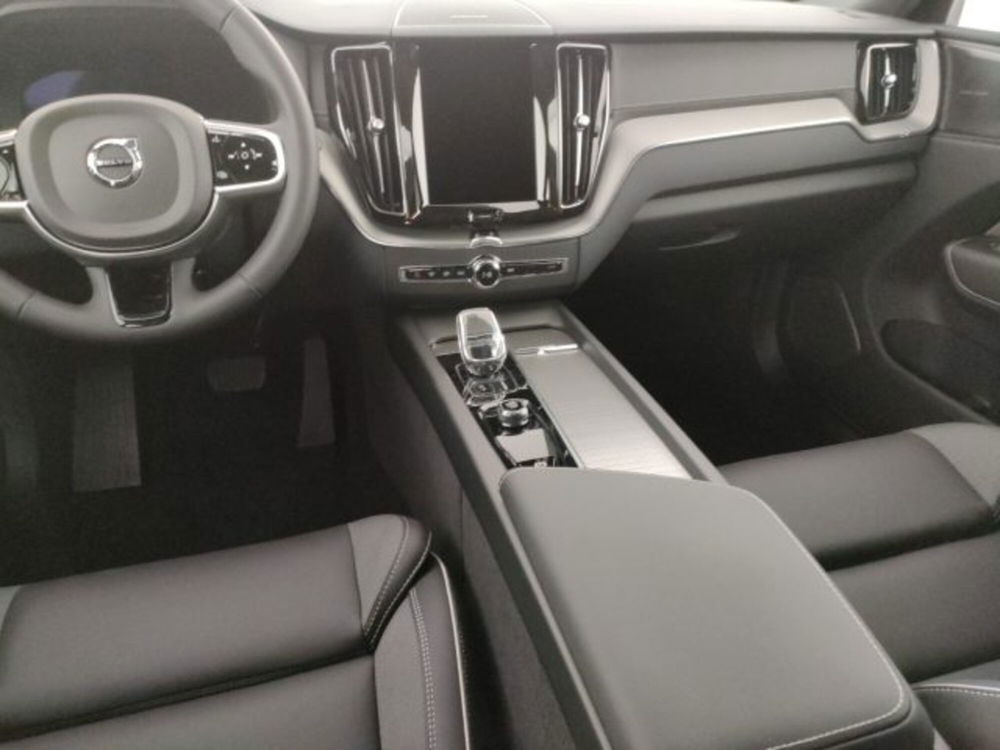 Volvo XC60 nuova a Modena (17)