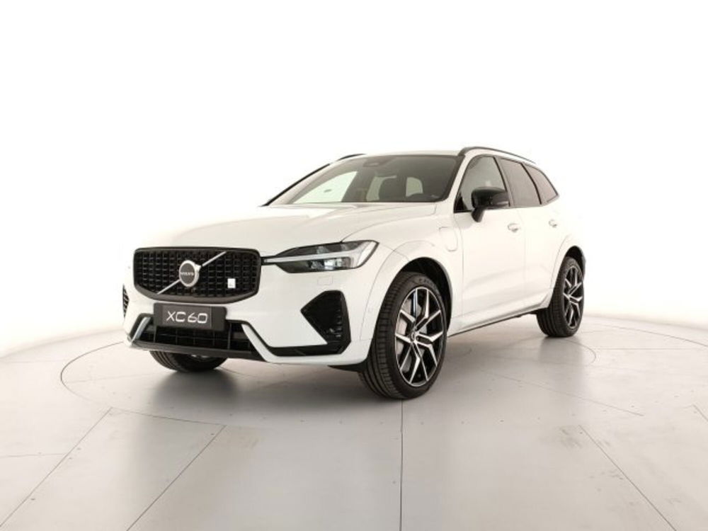 Volvo XC60 T6 AWD Geartronic R-design  nuova a Modena (2)