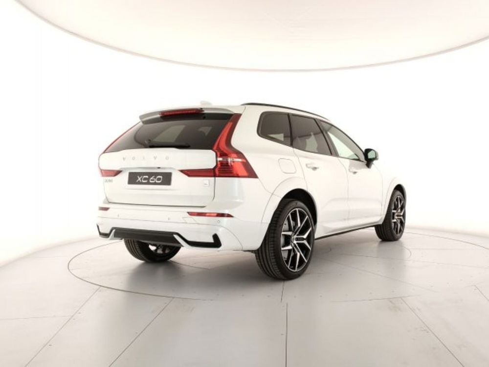 Volvo XC60 T6 AWD Geartronic R-design  nuova a Modena (5)