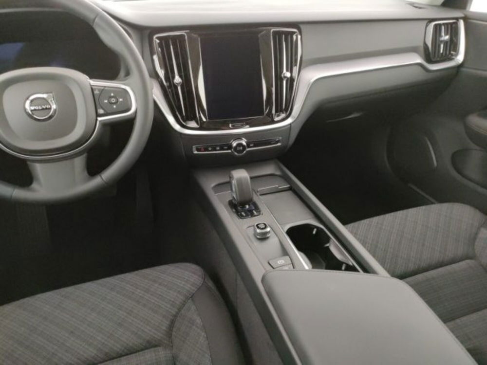 Volvo V60 nuova a Modena (14)