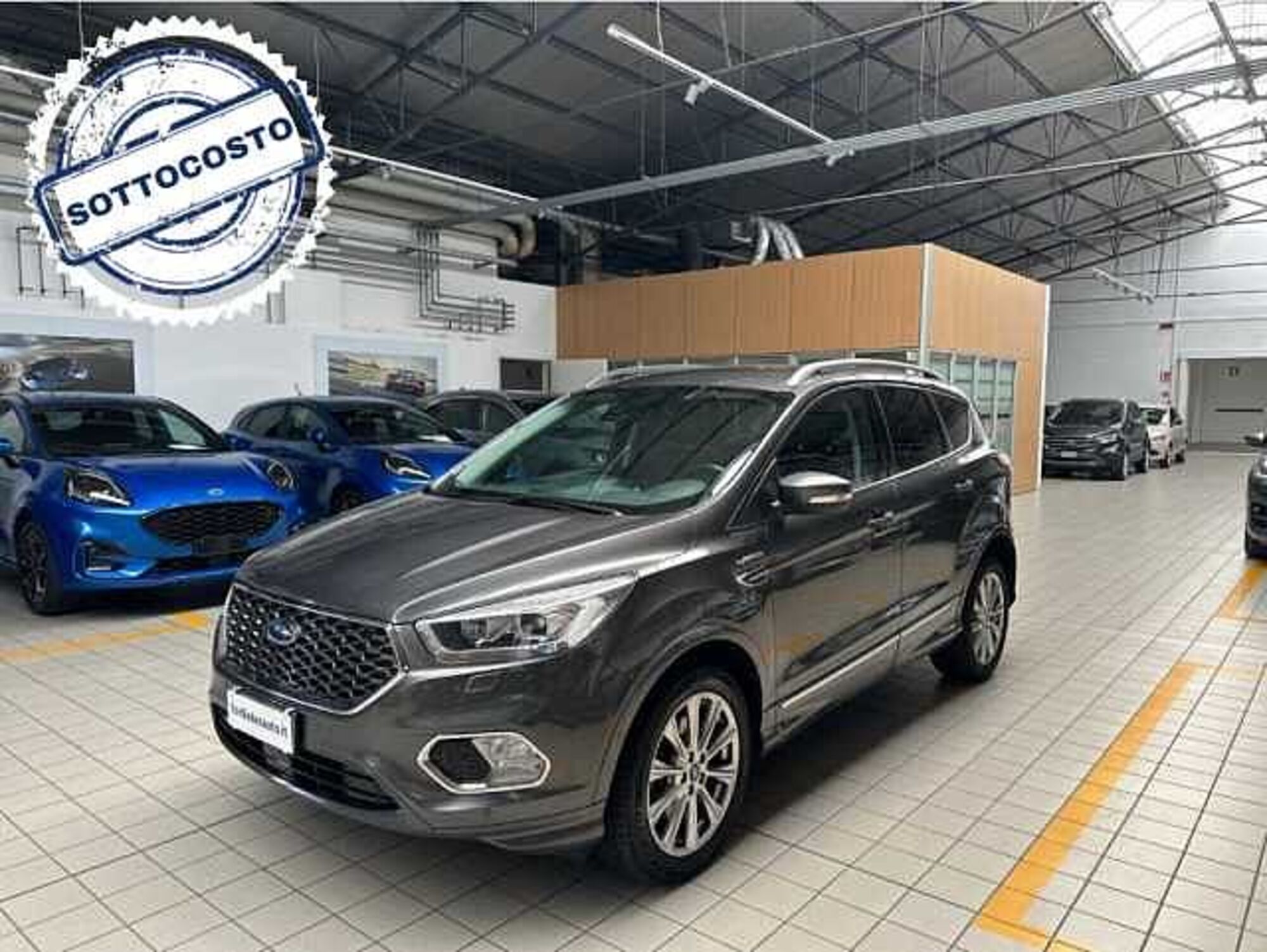 Ford Kuga 2.0 TDCI 180 CV S&amp;S 4WD Powershift Vignale  del 2019 usata a Melegnano