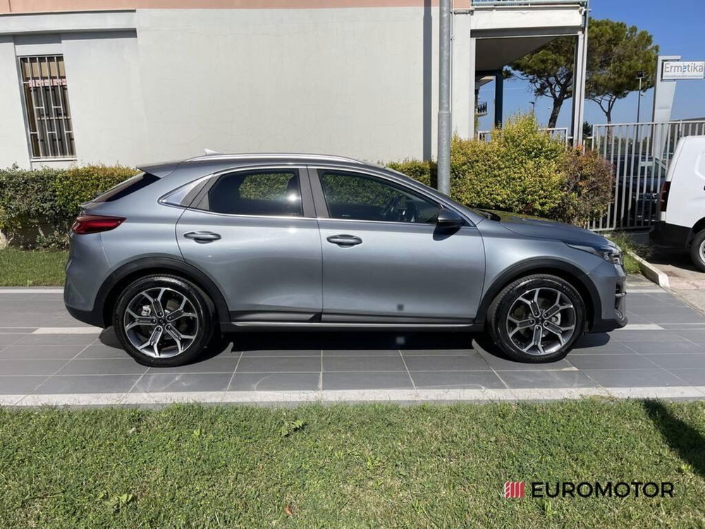 Kia XCeed 1.6 CRDi 115 CV DCT Style del 2020 usata a Modugno (4)