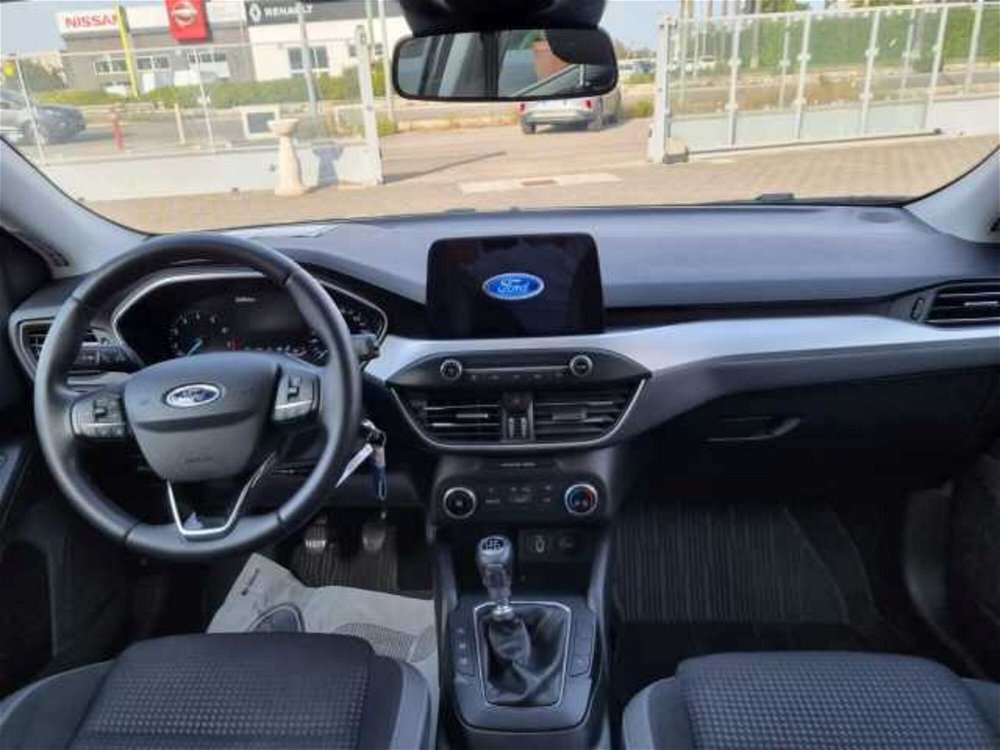 Ford Focus Station Wagon 1.0 EcoBoost Hybrid 125 CV SW Business  del 2020 usata a Monopoli (5)