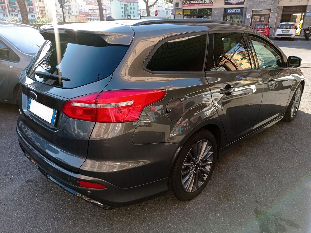 Ford Focus Station Wagon 1.5 TDCi 120 CV Start&Stop SW ST Line  del 2018 usata a Imperia (2)
