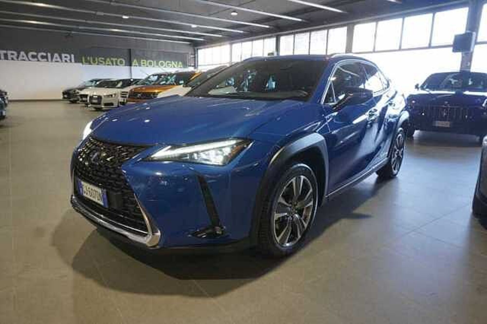 Lexus UX 300e 72,8kWh Luxury del 2022 usata a Bologna