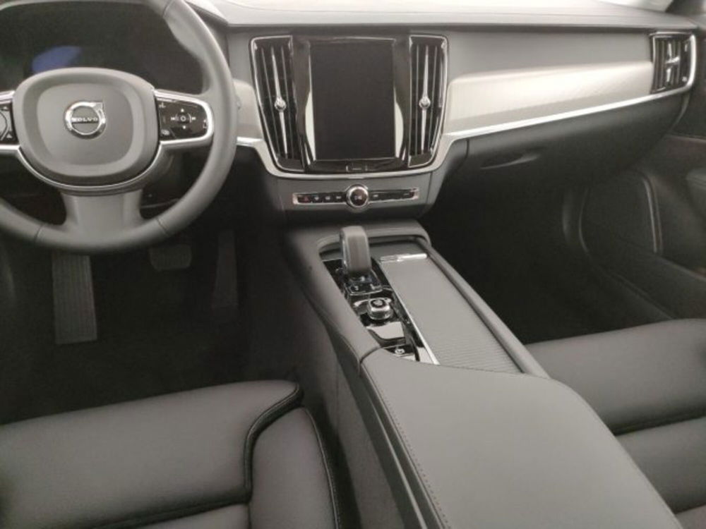 Volvo V90 nuova a Modena (14)