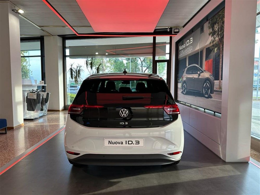 Volkswagen ID.3 Pro Performance  nuova a Villorba (4)