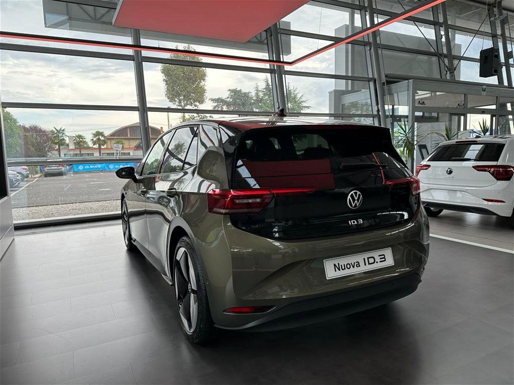 Volkswagen ID.3 Pro Performance  nuova a Villorba (2)