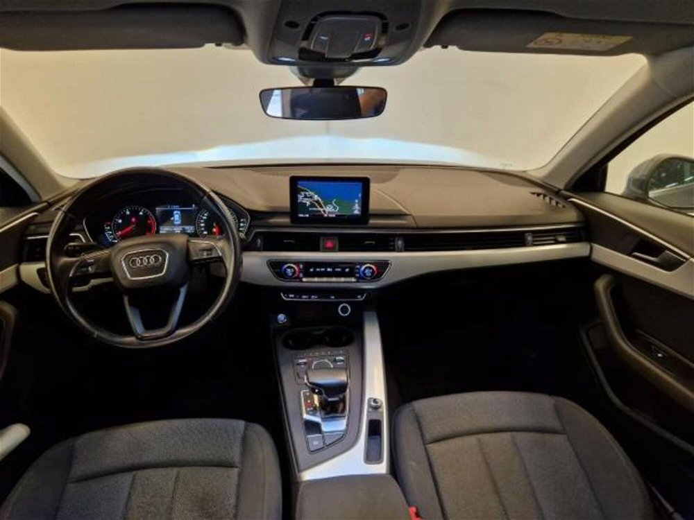 Audi A4 Avant 2.0 TDI 150 CV ultra S tronic Business  del 2017 usata a Eupilio (4)