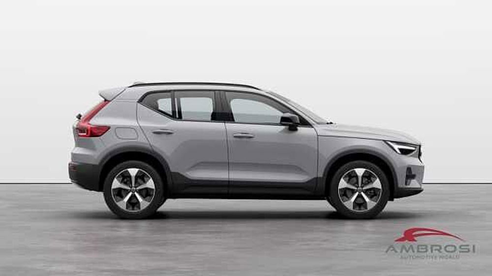 Volvo XC40 nuova a Viterbo (2)