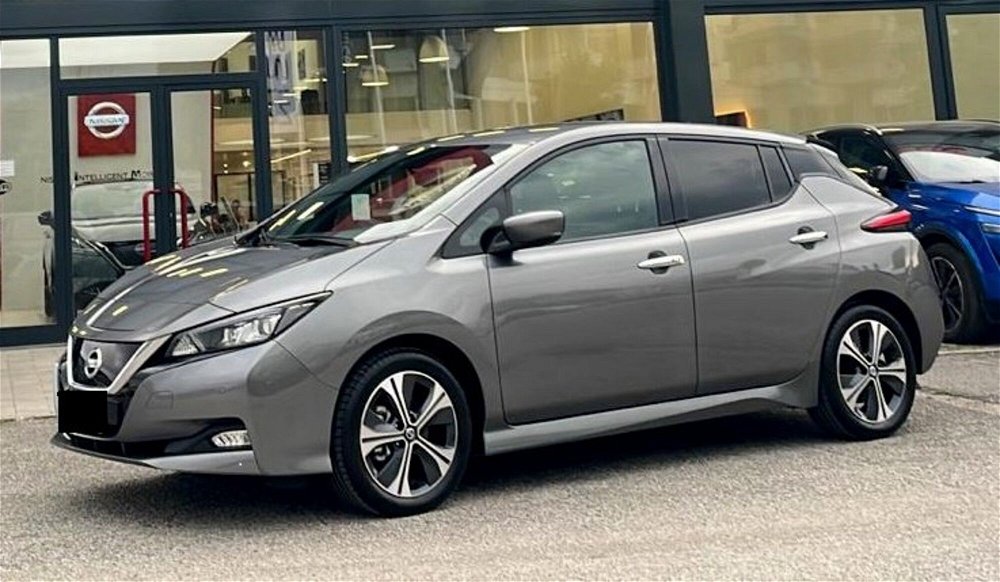 Nissan Leaf N-Connecta 40 kWh  del 2020 usata a Bastia Umbra (2)