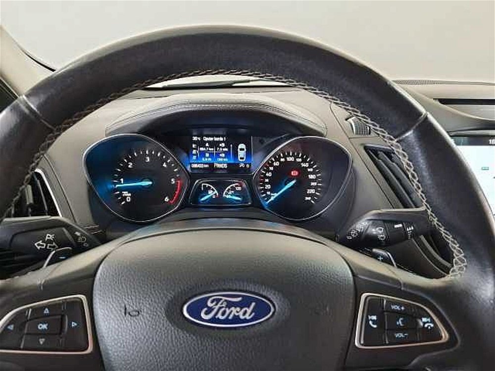Ford Kuga 2.0 TDCI 150 CV S&S 4WD Powershift Vignale  del 2018 usata a Sassari (4)