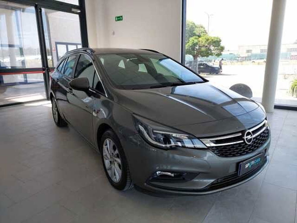 Opel Astra 1.6 CDTi 110CV Start&Stop 5 porte Elective del 2017 usata a Ravenna (3)