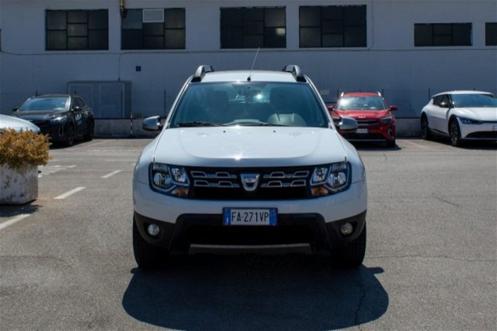 Dacia Duster 1.5 dCi 110CV 4x2 Lauréate  del 2015 usata a Fondi (2)