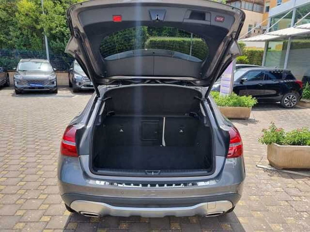 Mercedes-Benz GLA SUV usata a Bari (14)