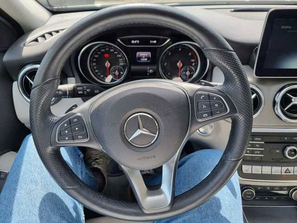 Mercedes-Benz GLA SUV usata a Bari (2)