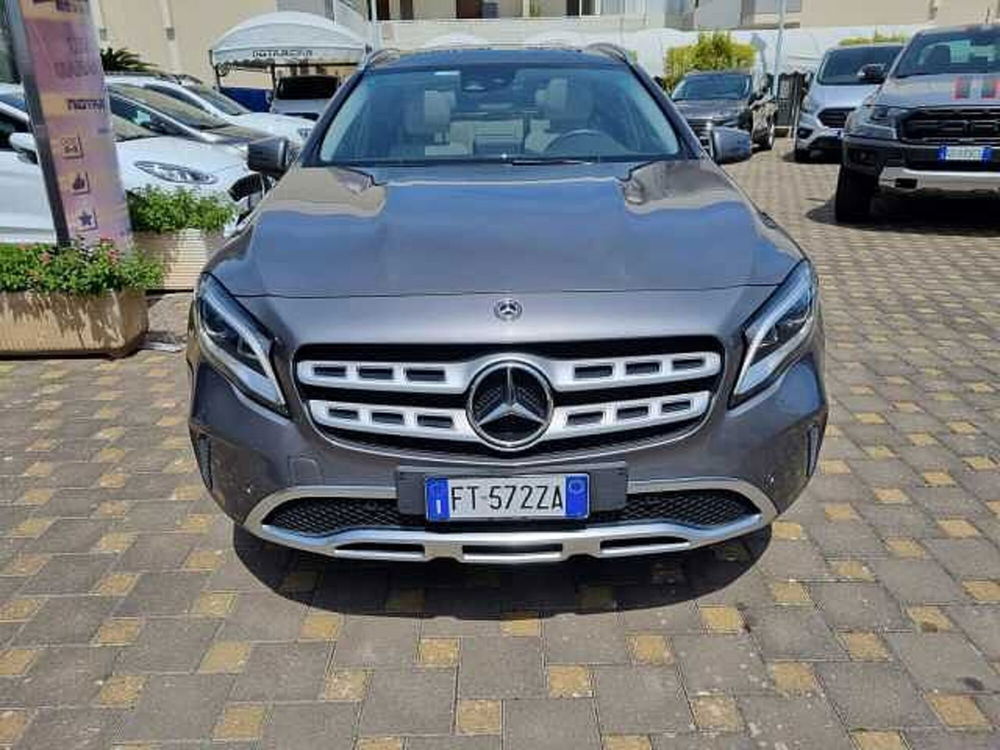 Mercedes-Benz GLA SUV usata a Bari (6)