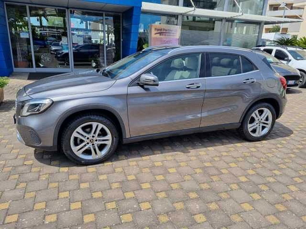 Mercedes-Benz GLA SUV usata a Bari (8)