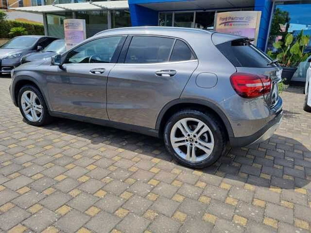 Mercedes-Benz GLA SUV usata a Bari (9)