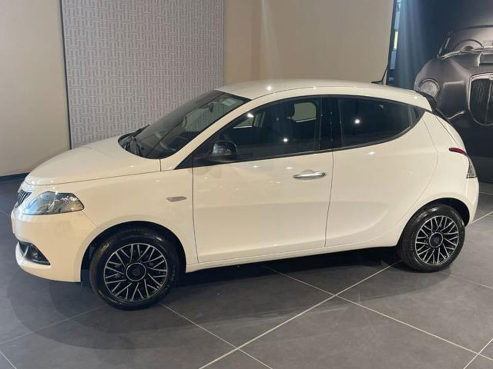 Lancia Ypsilon nuova a Aosta (2)