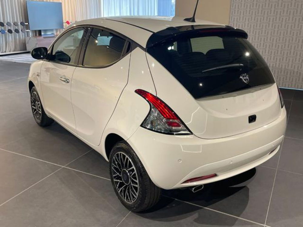 Lancia Ypsilon nuova a Aosta (3)