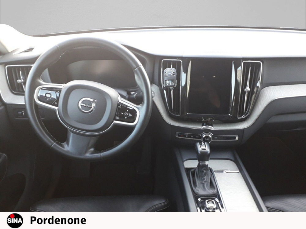 Volvo XC60 usata a Pordenone (8)