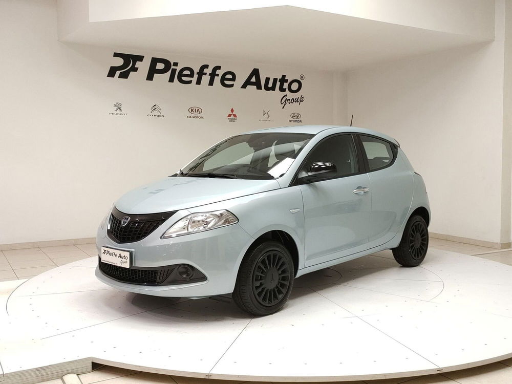 Lancia Ypsilon 1.0 FireFly 5 porte S&S Hybrid Ecochic Silver  nuova a Teramo