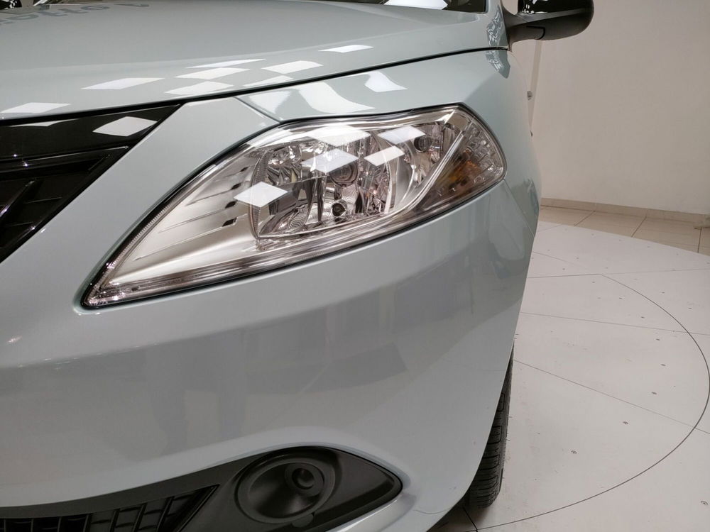 Lancia Ypsilon nuova a Teramo (12)