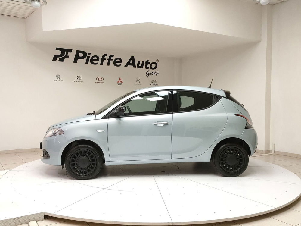 Lancia Ypsilon nuova a Teramo (14)