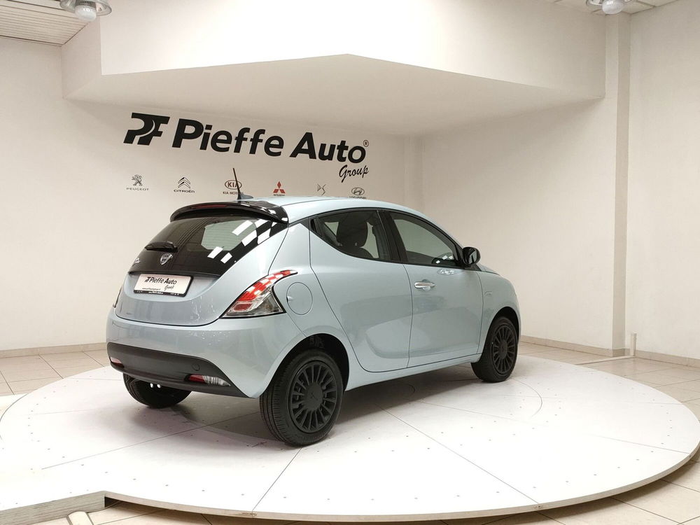 Lancia Ypsilon nuova a Teramo (16)