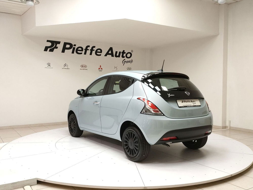 Lancia Ypsilon 1.0 FireFly 5 porte S&S Hybrid Ecochic Silver  nuova a Teramo (3)