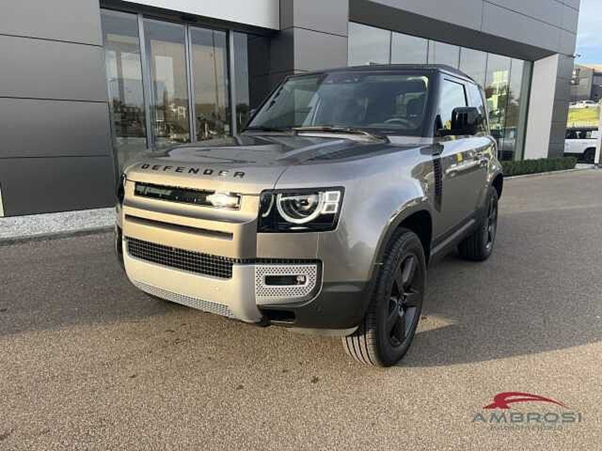 Land Rover Defender 90 3.0d i6 mhev X-Dynamic HSE awd 250cv auto nuova a Viterbo