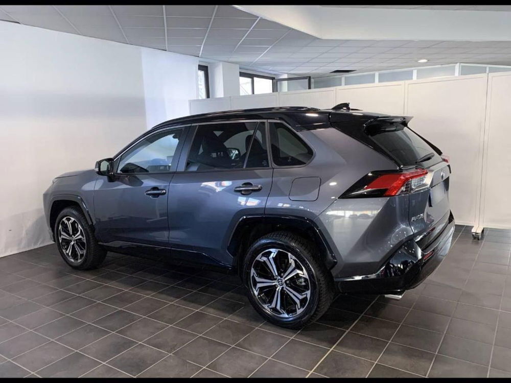 Toyota Rav4 vvt-ie phev More Style awd-i e-cvt del 2022 usata a Torino (2)