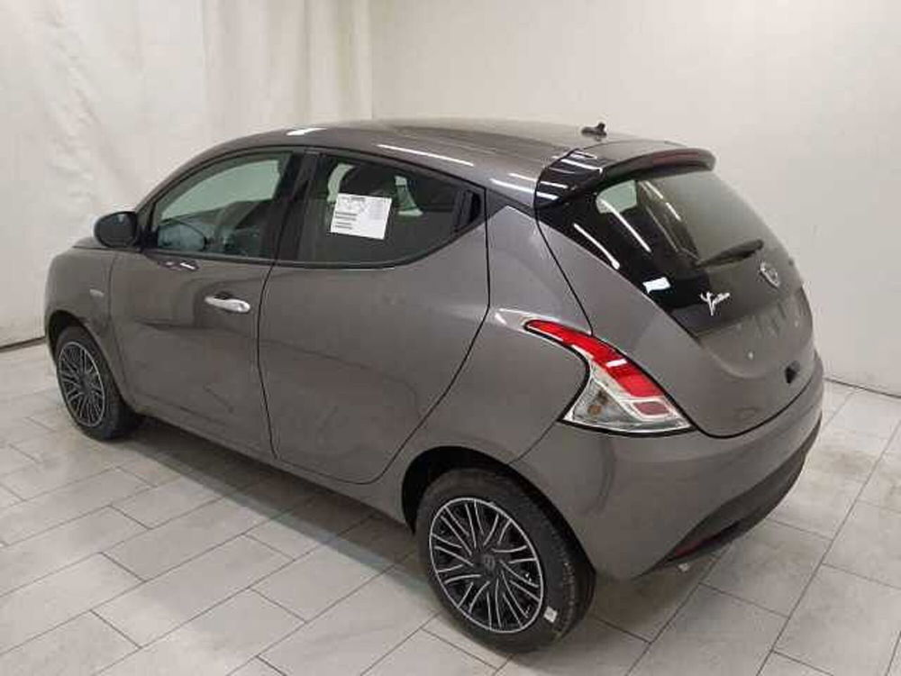 Lancia Ypsilon nuova a Cuneo (6)