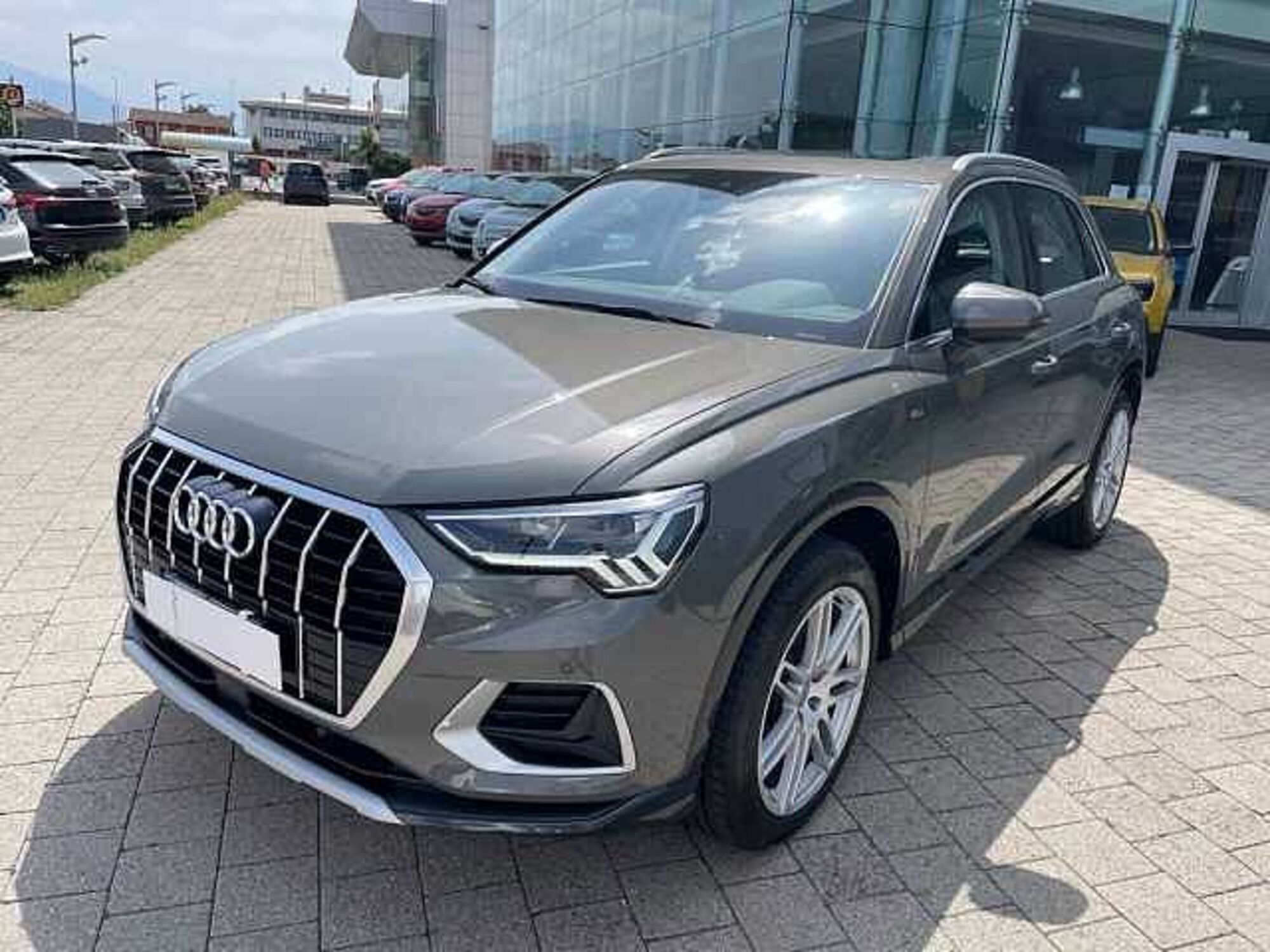 Audi Q3 35 1.5 tfsi Business Advanced del 2019 usata a Cuneo