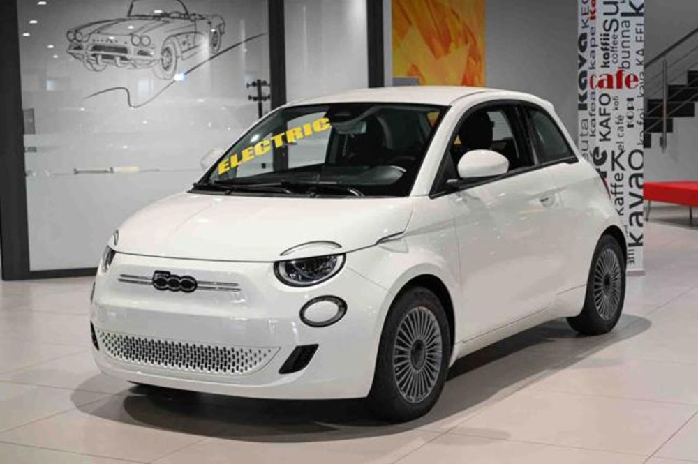 Fiat 500e nuova a Torino