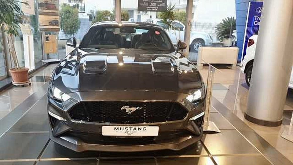 Ford Mustang Coupé Fastback 5.0 V8 TiVCT GT  del 2019 usata a Monopoli (4)